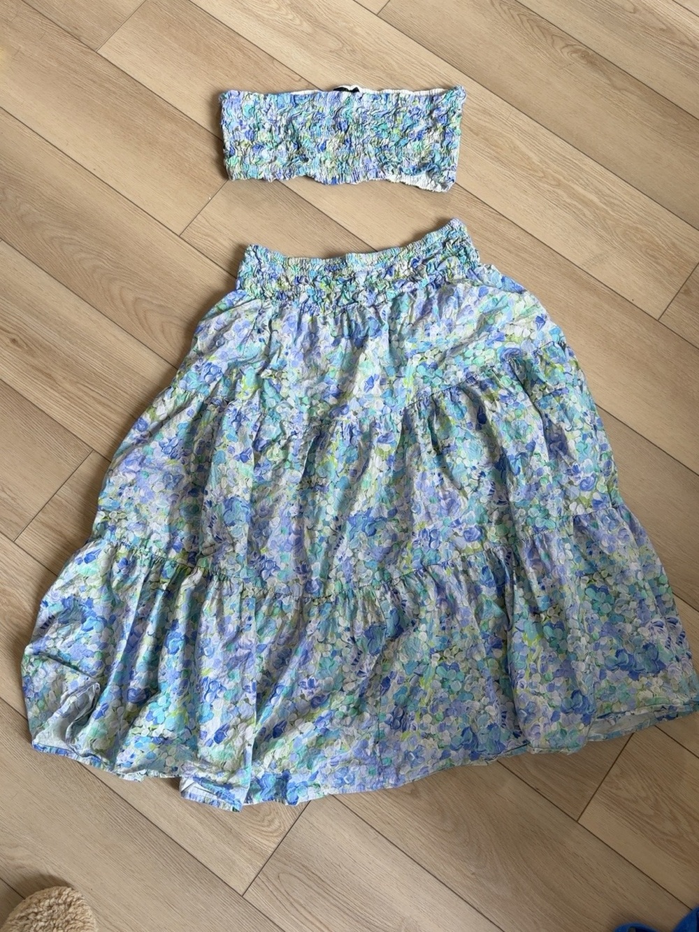 VICI Floral Smocked Bandeau Top & Tiered Midi Skirt Two Piece Set, XL